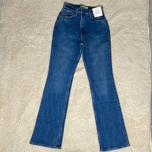 ABERCROMBIE AND FITCH 70s VINTAGE FLARE ULTRA HIGH RISE JEAN